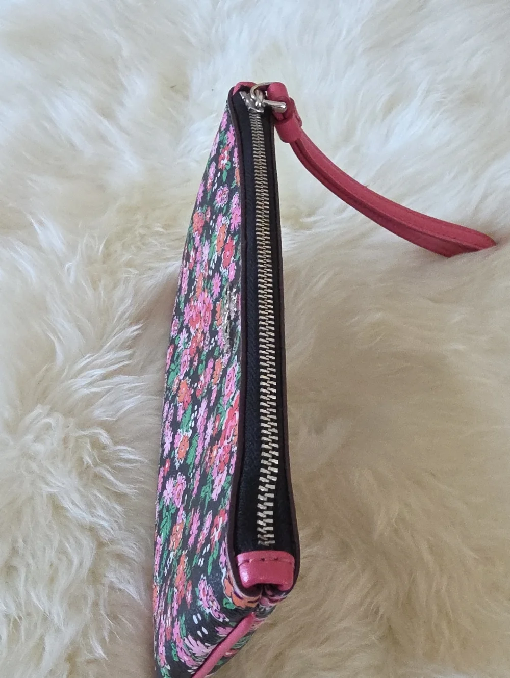 Pretty Coach Pink Posey Cluster Floral Top Zip Wristlet Wallet 🩷🌸🖤🎁